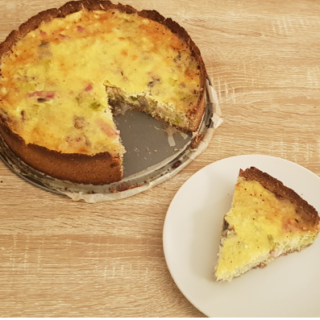 Keto Quiche met prei, champignons, gruyere kaas