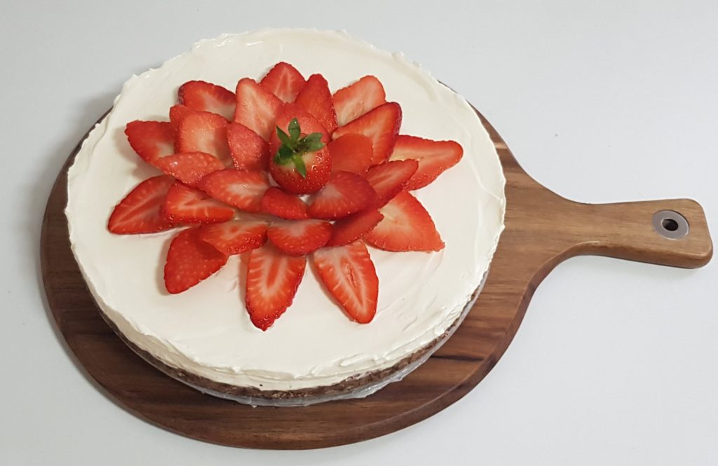 Keto Strawberry Cheesecake with fresh strawberries