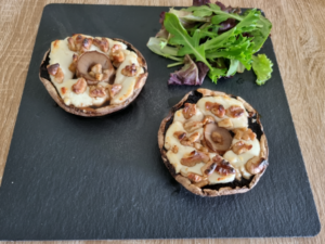 Gevulde Keto Portobello Champignons met Geitenkaas & Walnoten